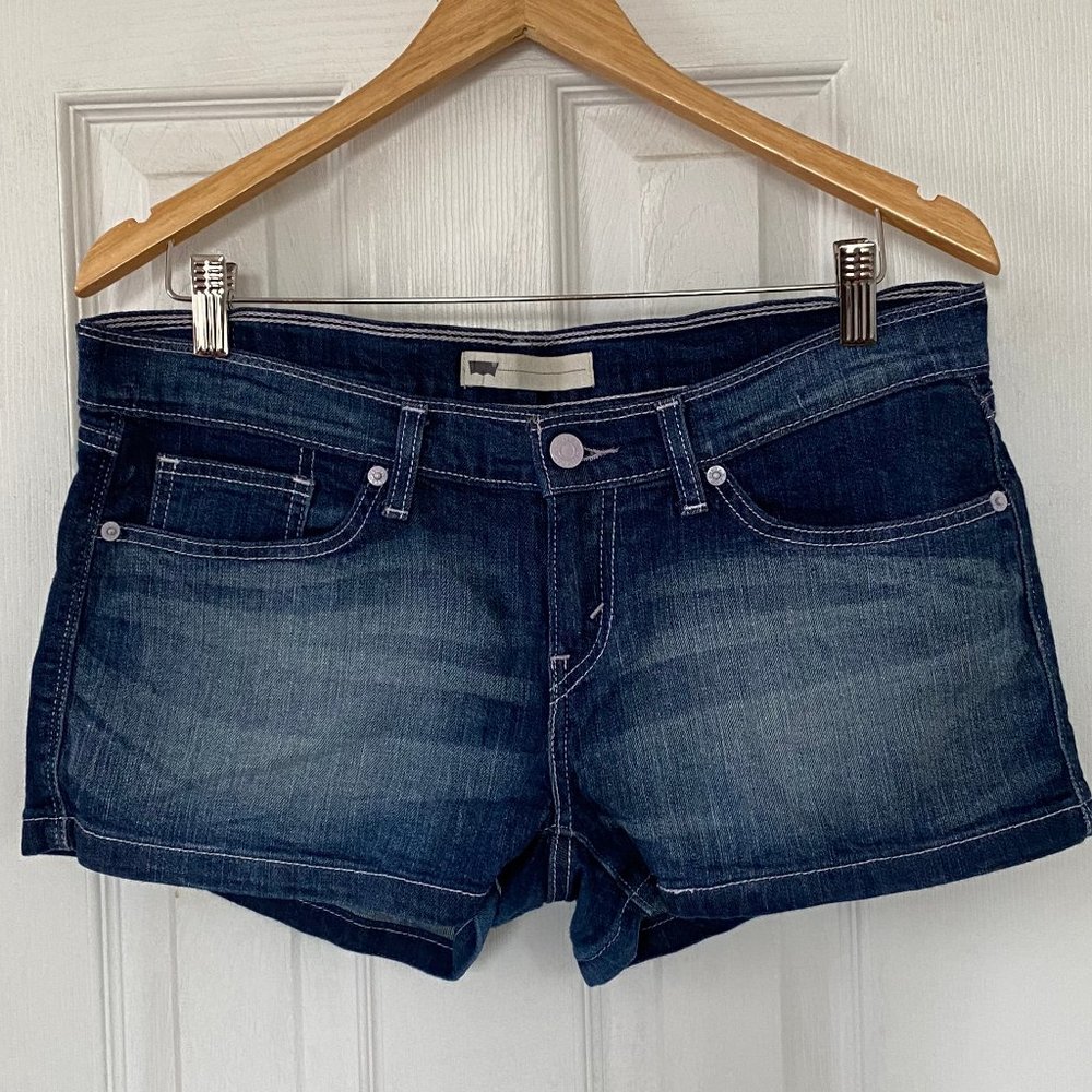Levi's Women Low-Rise Shorts Size W30
